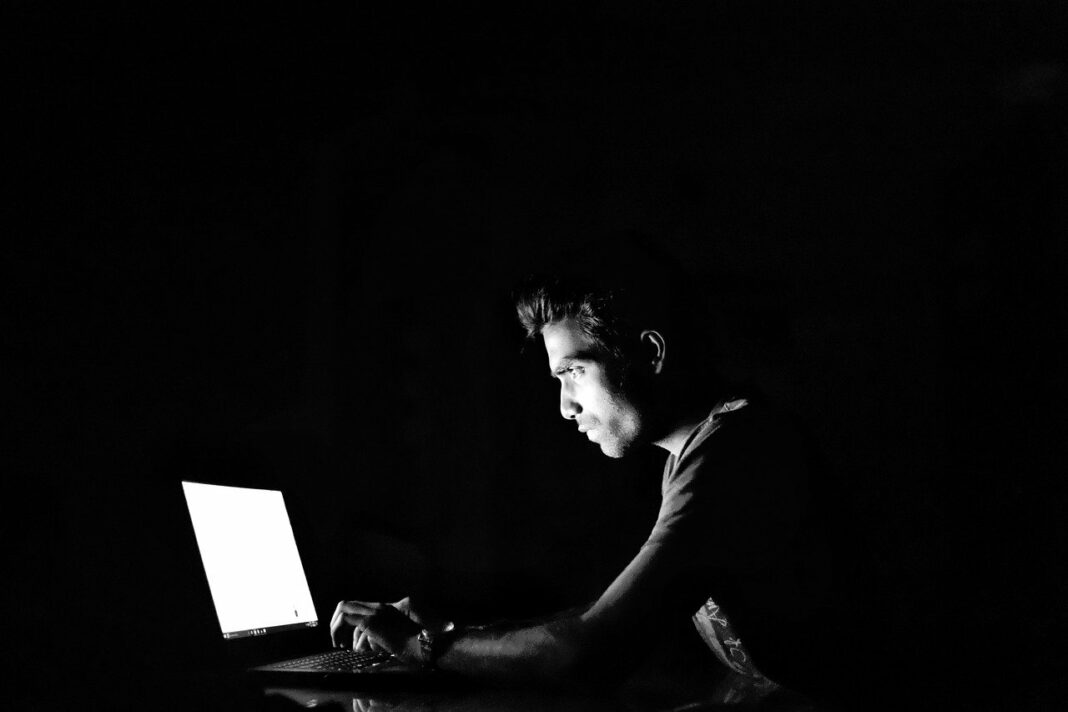 Cryptojacking la sangsue des internautes - pixabay - hacking-2903156_1280