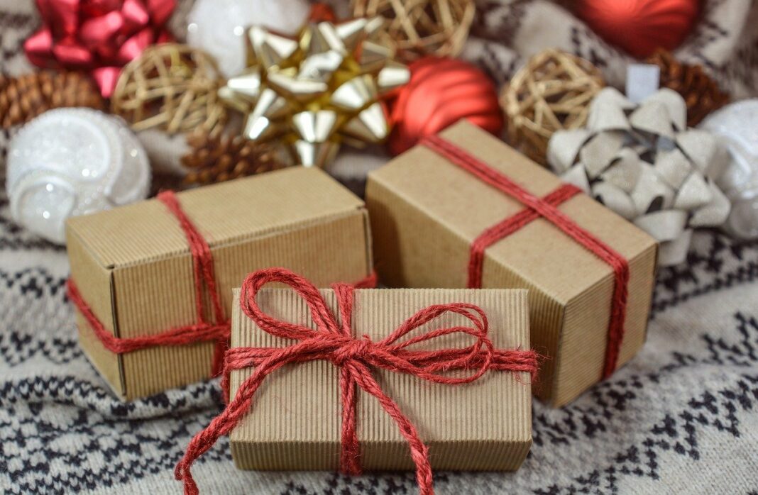 Pensez à offrir des cadeaux en Bitcoin pour les fêtes de fin d’année - PIXABAY - christmas-g2d056fdb5_1280