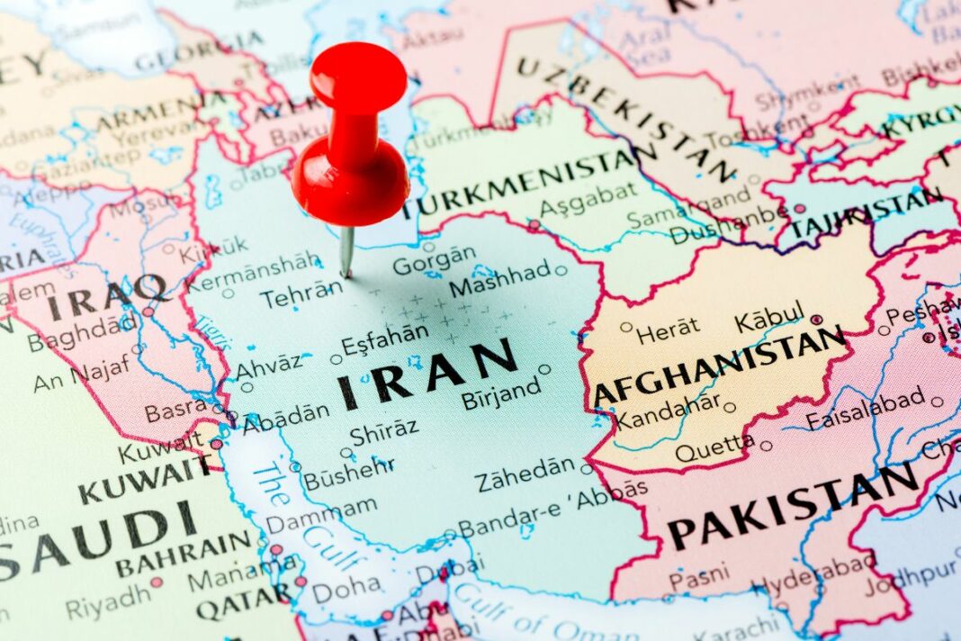 La menace iranienne déclenche une chute historique du Bitcoin